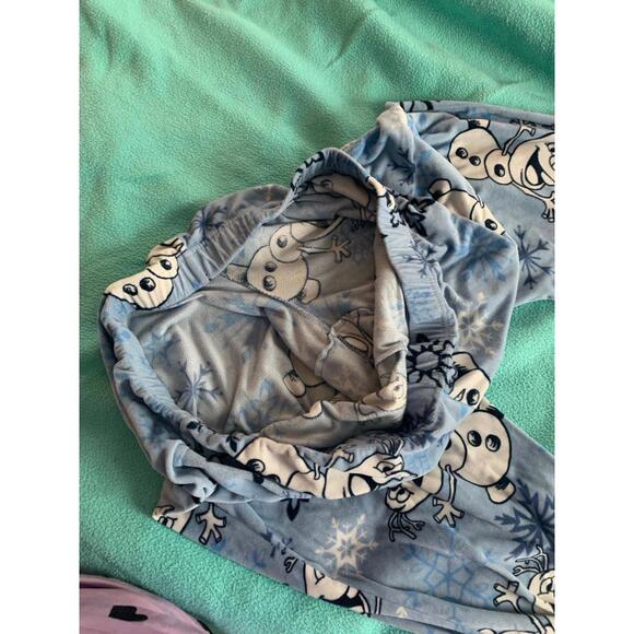 XL Light Blue, Dark Blue and White Olaf Snowflake Frozen Pajama Bottoms - Picture 8 of 9